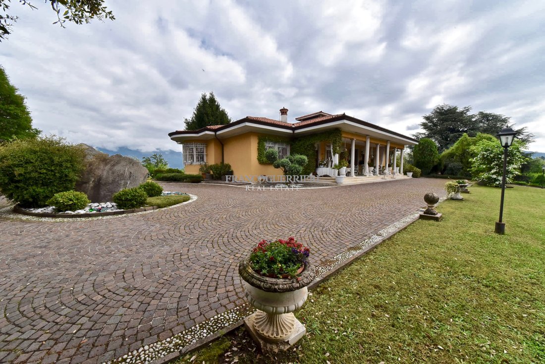 Villa in Casatenovo, Lombardy, Italy 1 - 16608422