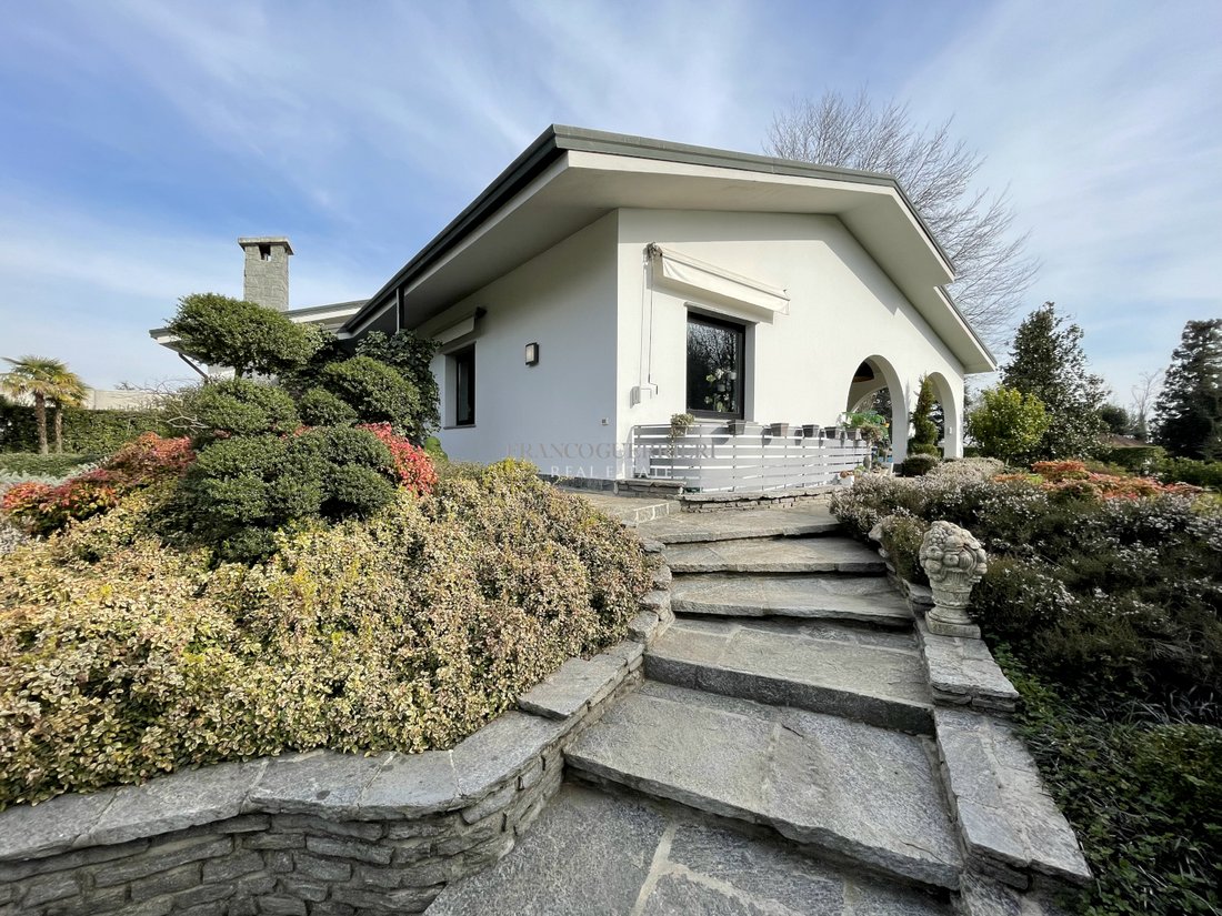 Villa in Casatenovo, Lombardy, Italy 2 - 16607978