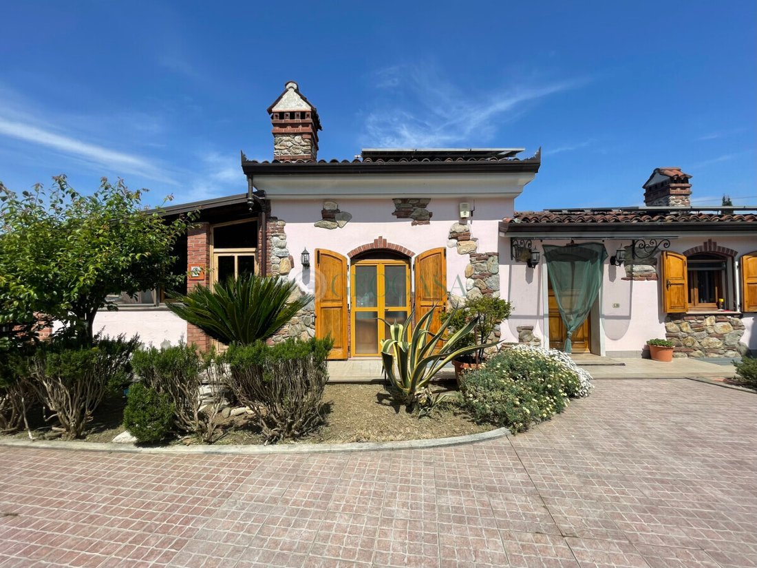 Villa in Center, Sarzana, Liguria 1 - 16607933