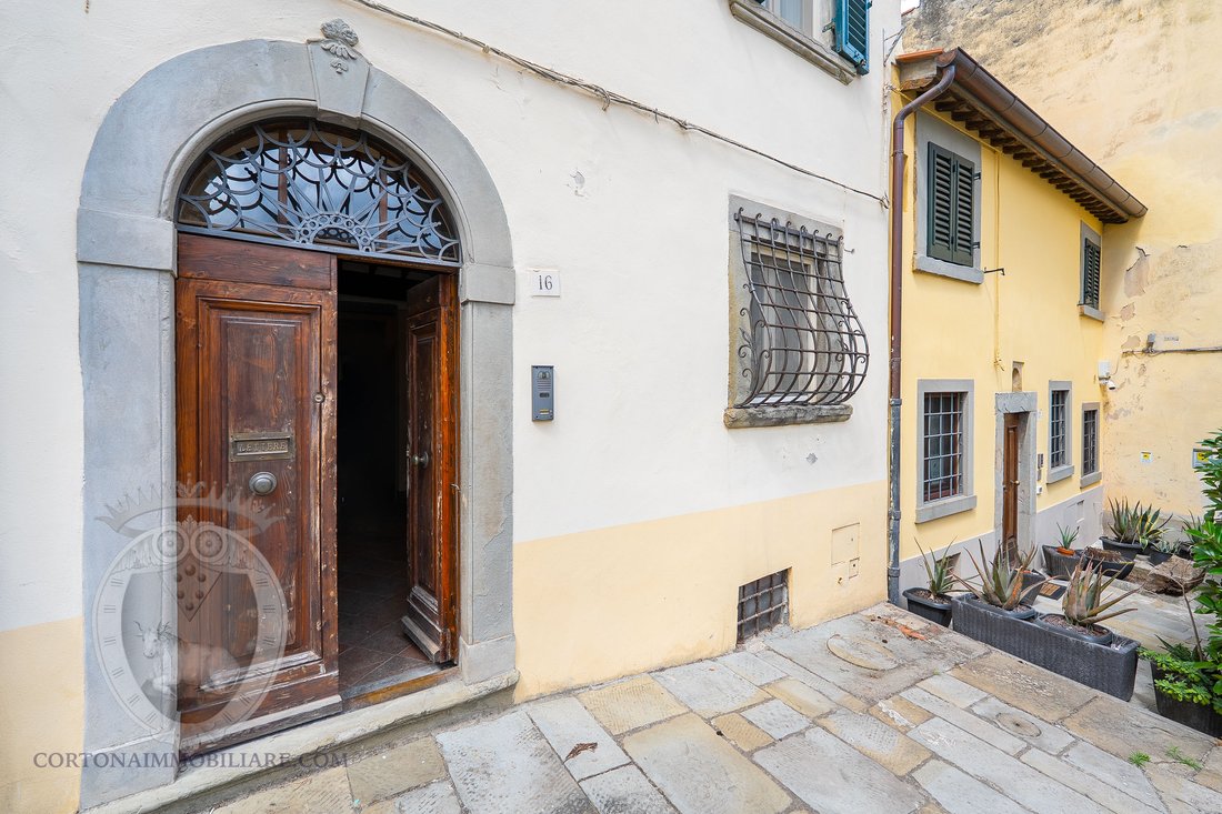 Estate in Castiglion Fiorentino, Tuscany, Italy 2 - 16608554