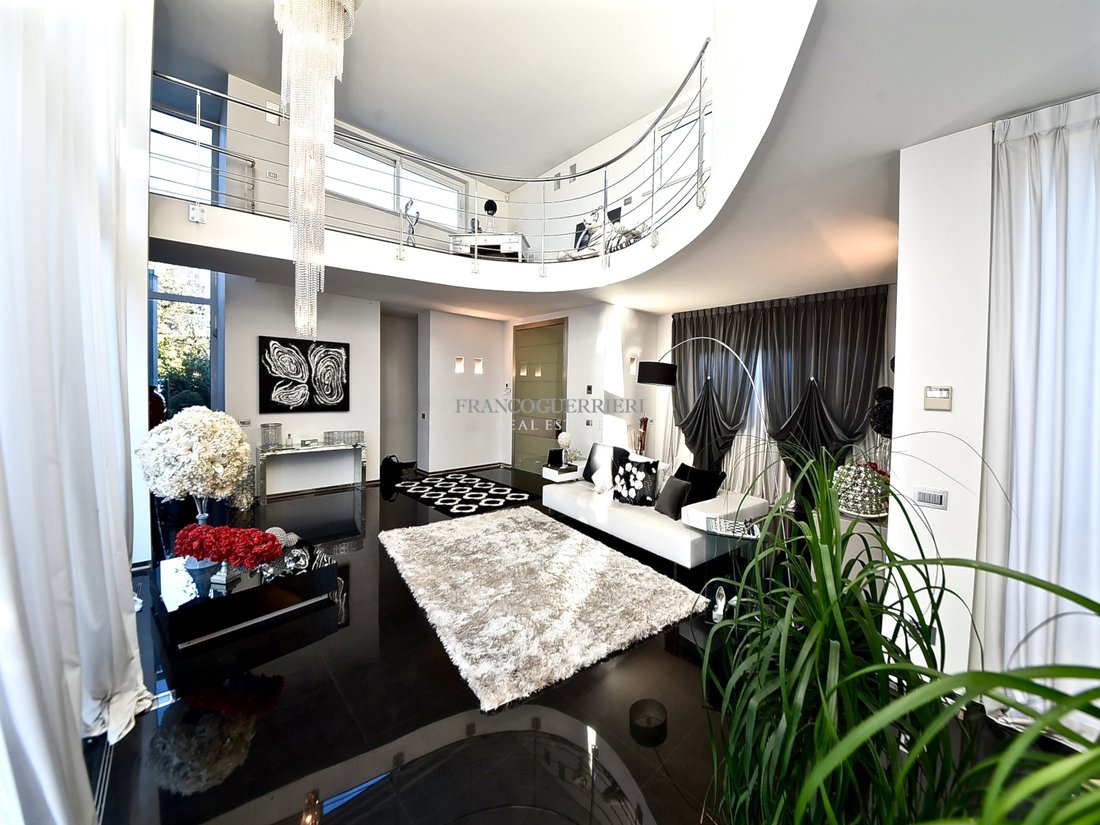 Villa in Historic Center, Monza, Lombardy 2 - 16608482