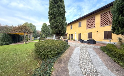Casa di campagna a Lungo Lago-Centro, Lecco, Lombardia 1