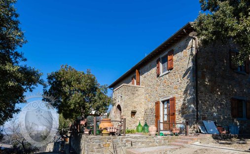 Country House in Center, Cortona, Tuscany 1
