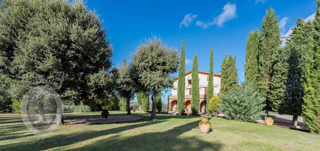 Villa in Center, Cortona, Tuscany 2 - 16608220
