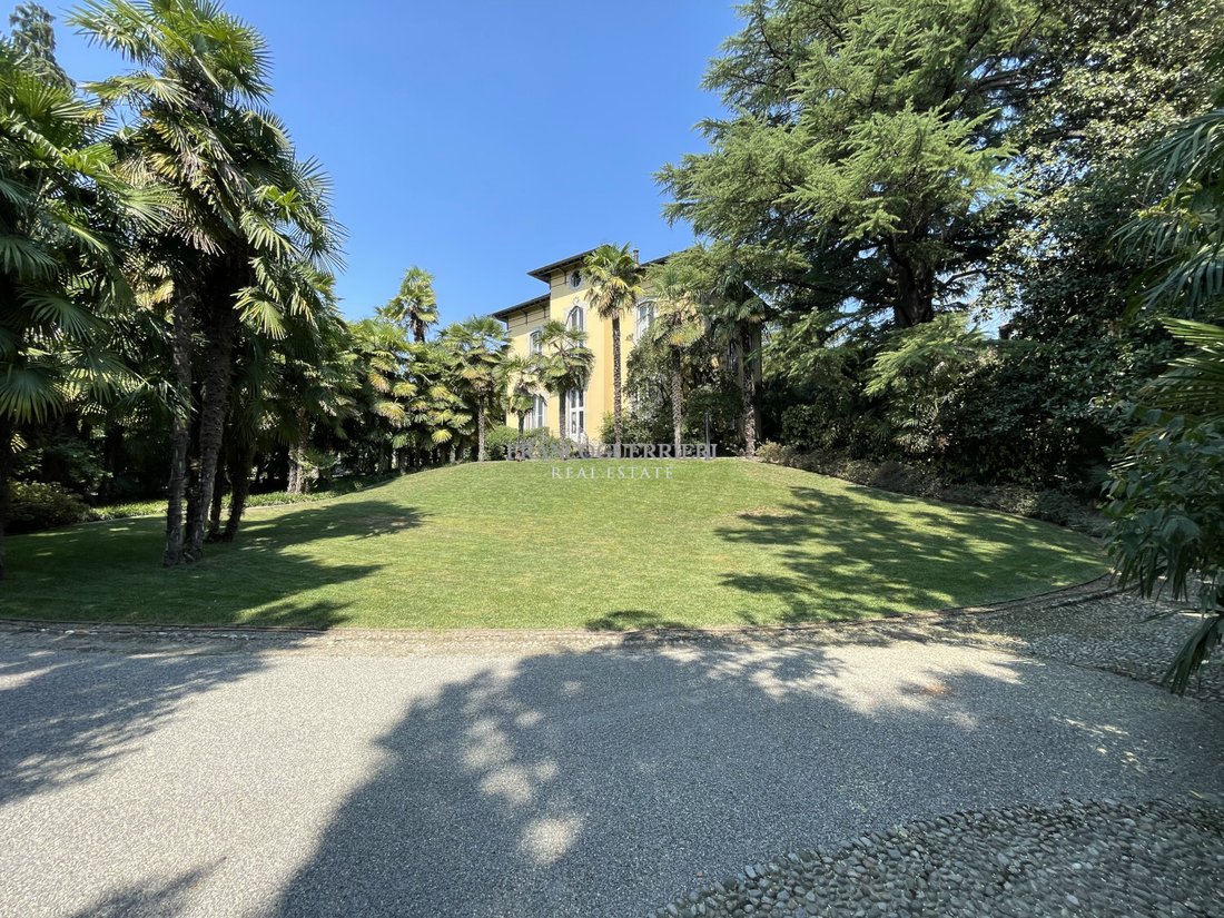 Villa à Merate, Lombardie, Italie 1 - 16608231