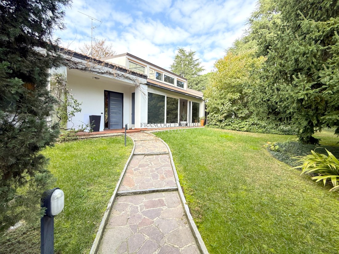 Villa in Casatenovo, Lombardy, Italy 4 - 16608446