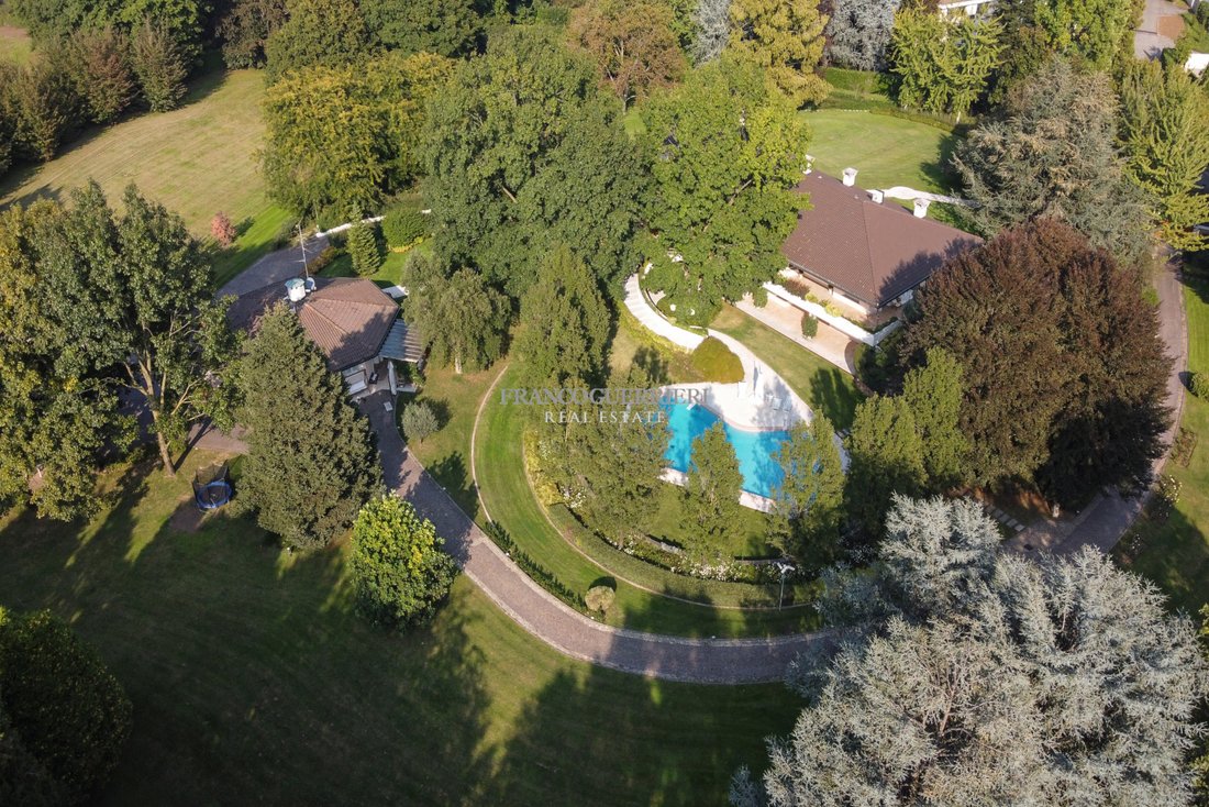 Villa in Osnago, Lombardy, Italy 5 - 16608539