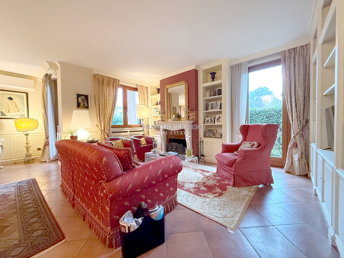 Villa à Besana in Brianza, Lombardie, Italie 4 - 16608465