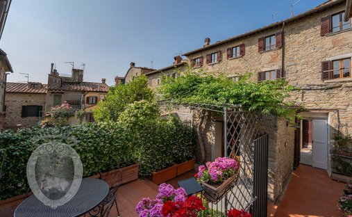 House in Center, Cortona, Tuscany 1