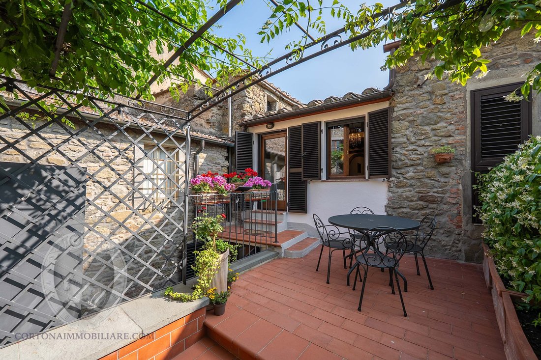 House in Center, Cortona, Tuscany 2 - 16608648