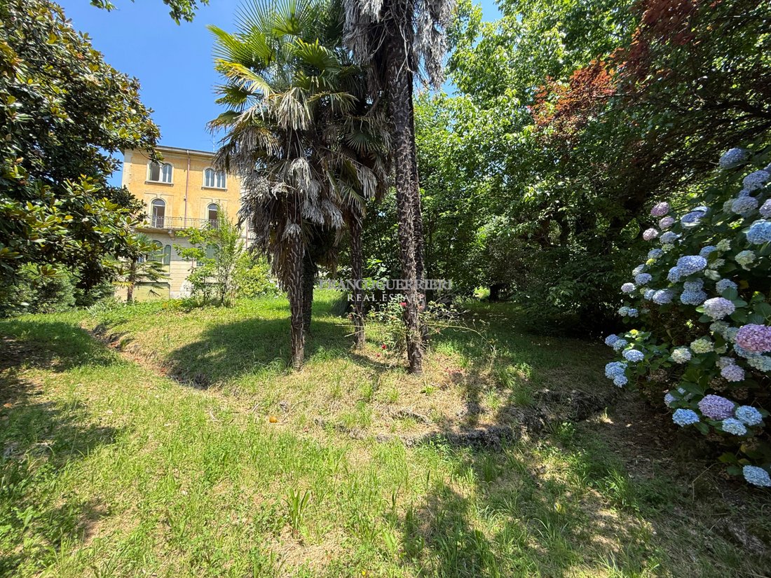 Villa in Historic Center, Como, Lombardy 3 - 16608458