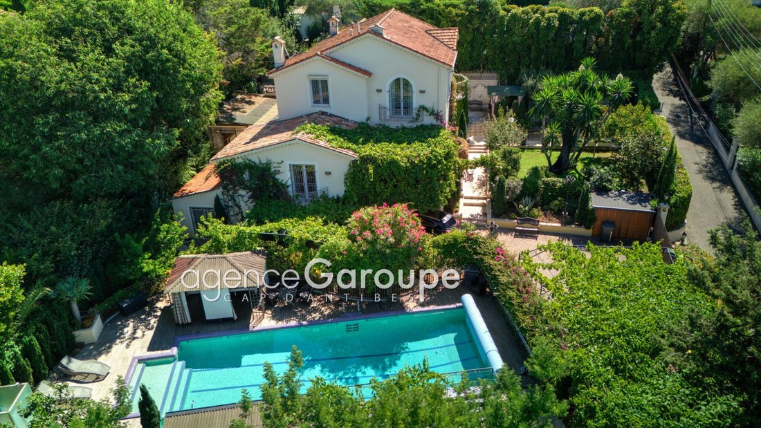Villa in Antibes, Provence-Alpes-Côte d'Azur, France 1 - 15962351