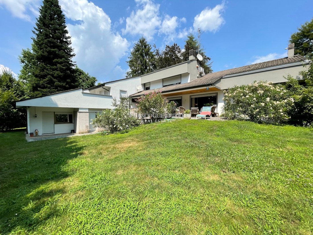 Villa a Osnago, Lombardia, Italia 2 - 16608338