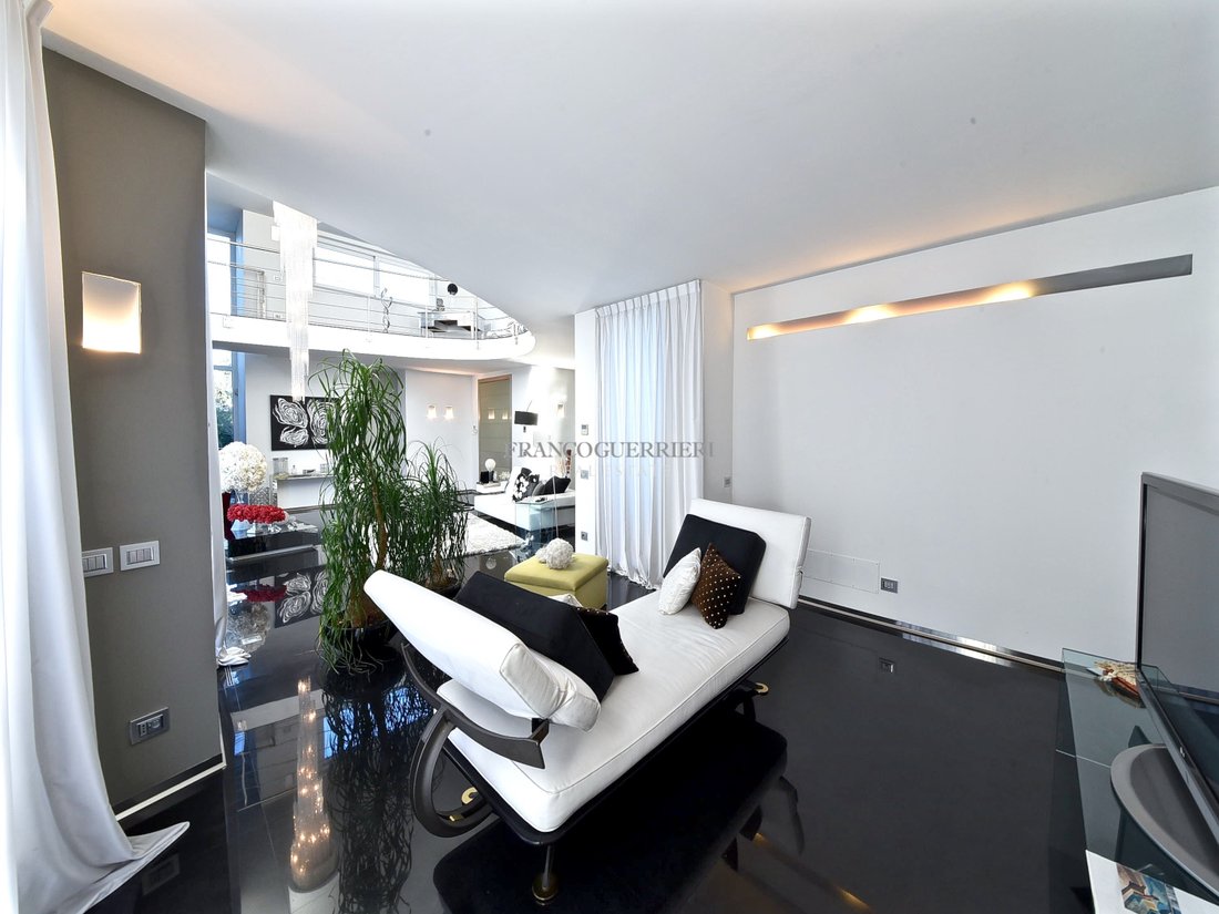 Villa in Historic Center, Monza, Lombardy 3 - 16608482