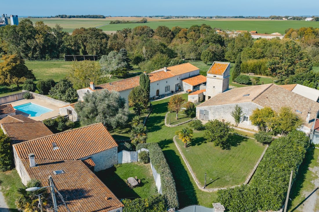 Estate in Soubise, Nouvelle-Aquitaine, France 1 - 16607506