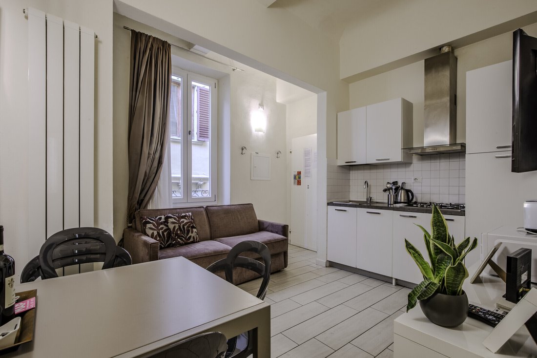 Gorgeous Three Bedroom Renovated Apartment In Via In Florence, Tuscany ...