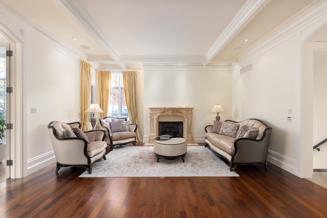 House in Oakville, Ontario, Canada 4 - 16608795