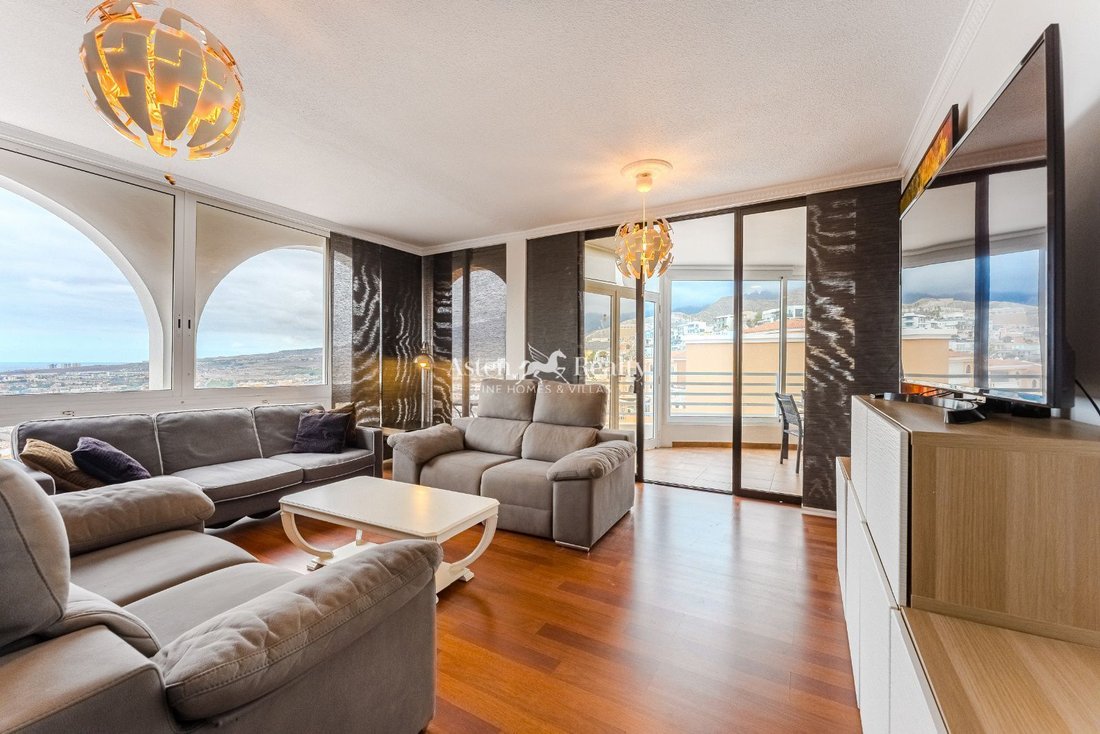 Villa in Costa Adeje, Adeje, Canary Islands 2 - 12464570