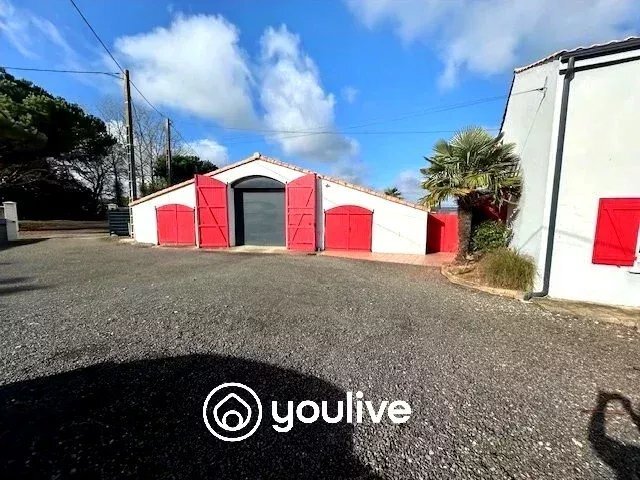 Estate in Commequiers, Pays de la Loire, France 5 - 16608147