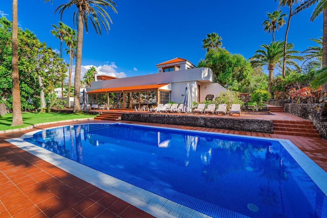 Villa in Costa Adeje, Adeje, Canary Islands 2 - 16608033