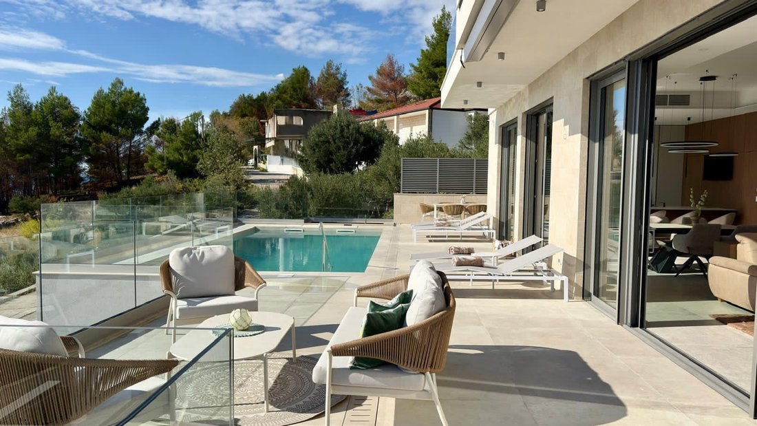 Villa in Jesenice, Split-Dalmatia County, Croatia 2 - 16615577