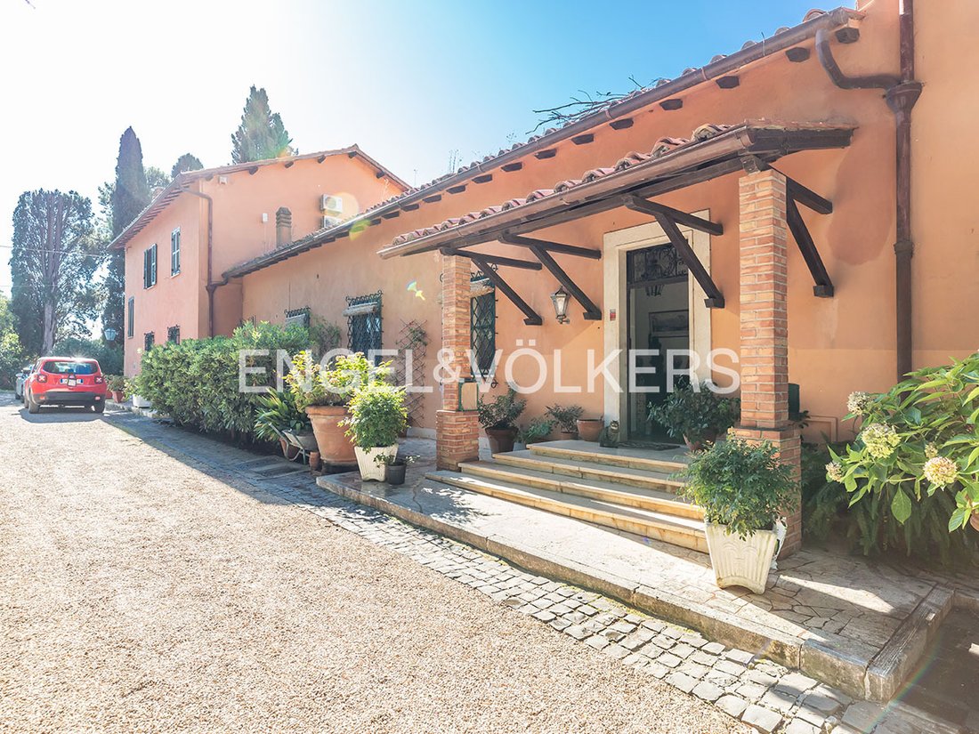 House in Lanuvio, Lazio, Italy 4 - 16612620