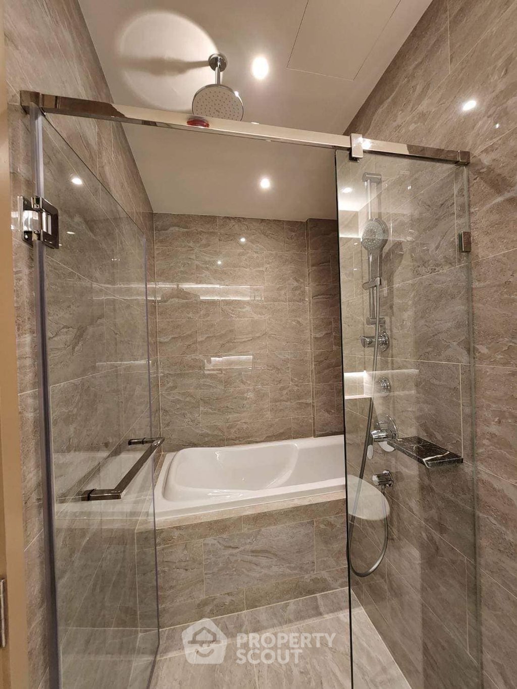 Condo in Din Daeng, Bangkok, Thailand 5 - 16615123