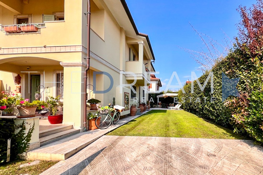 Villa in Center, Forte dei Marmi, Tuscany 2 - 16612103