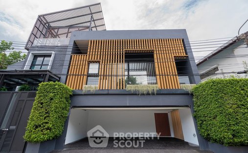 Haus in Phra Khanong Nuea, Bangkok, Thailand 1