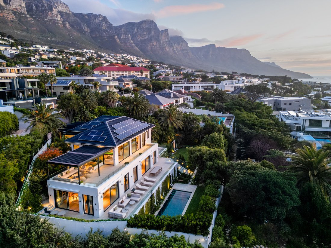 House in Camps Bay, Cape Town, South Africa 1 - 16612355