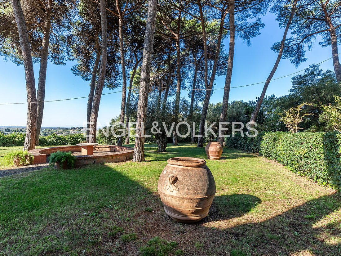 House in Lanuvio, Lazio, Italy 2 - 16612620