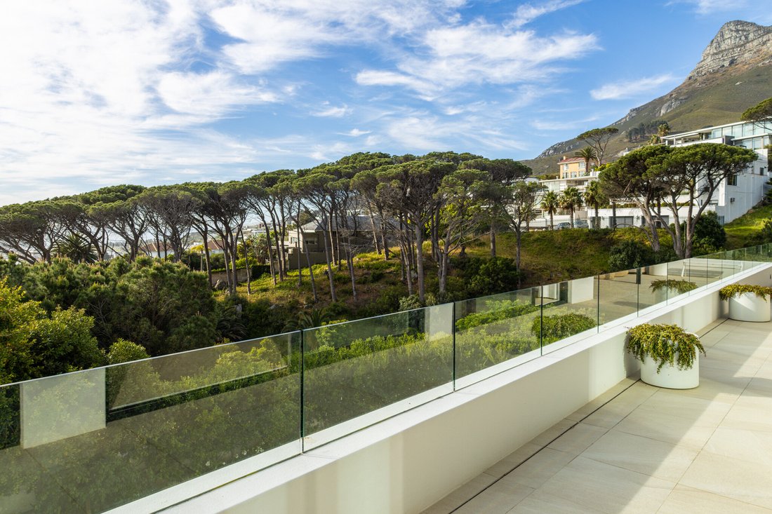House in Camps Bay, Cape Town, South Africa 5 - 16612355
