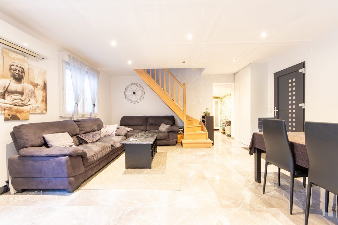 House in Sucy-en-Brie, Ile-de-France, France 1 - 16612729