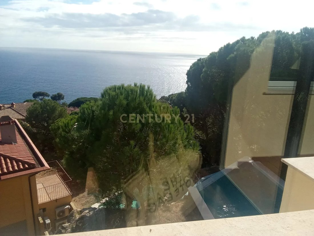Villa in Sant Feliu de Guixols, Catalonia, Spain 3 - 16613069