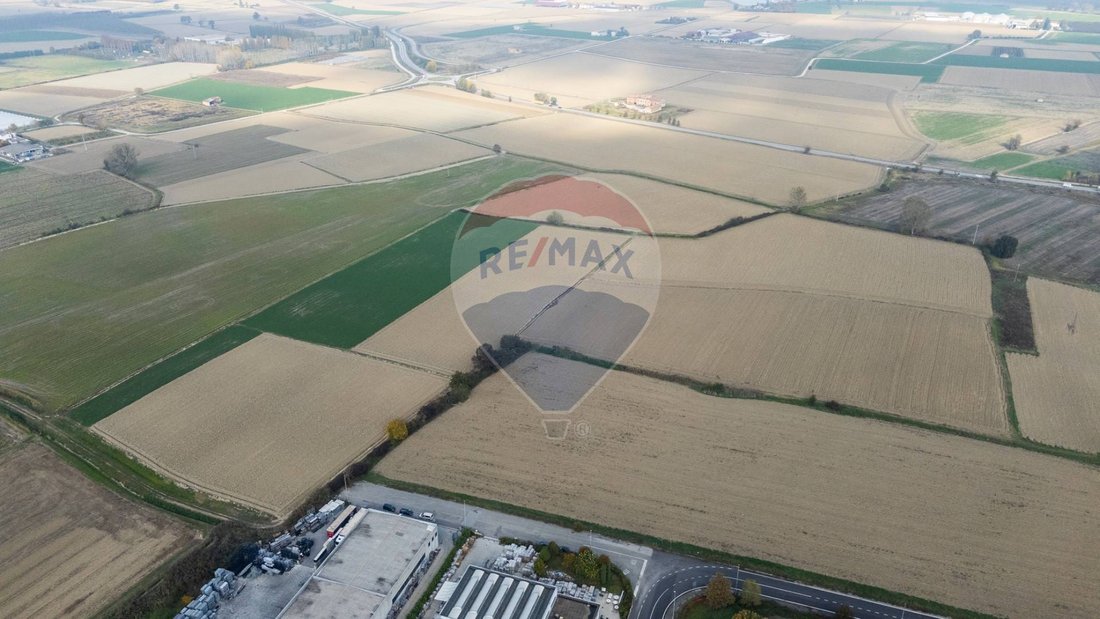 Land in Viadana, Lombardy, Italy 2 - 16610031