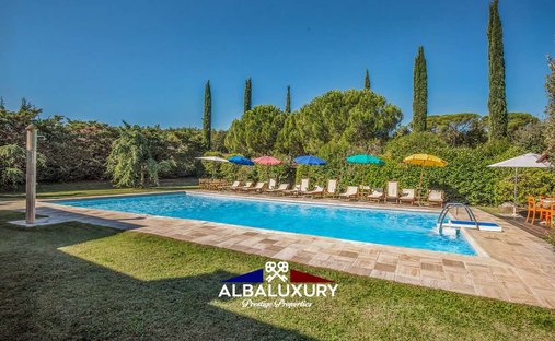 Castle for Sale in Serre di Rapolano, Tuscany, Italy