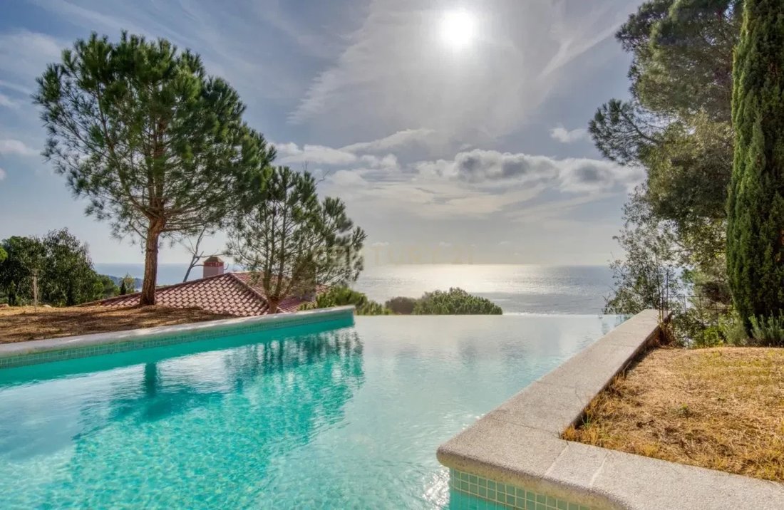 Villa in Sant Feliu de Guixols, Catalonia, Spain 1 - 16613069