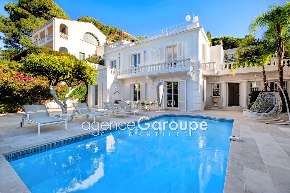 Villa in Antibes, Provence-Alpes-Côte d'Azur, France 1 - 16597700