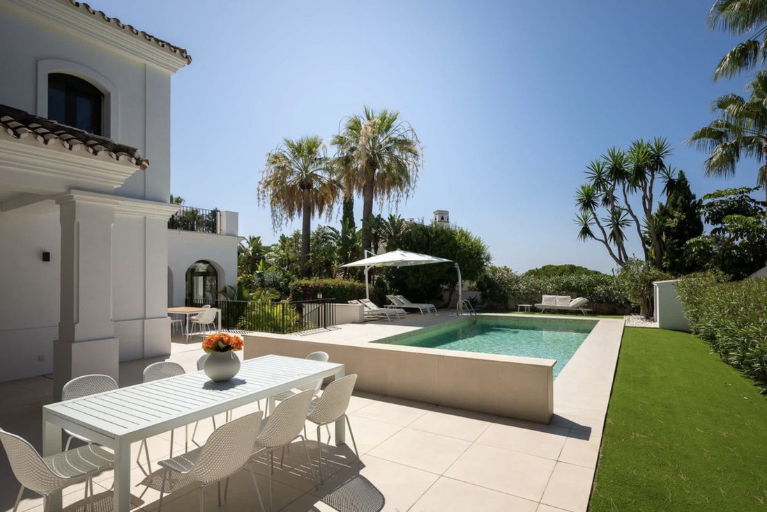 Villa in Marbella, Andalusia, Spain 1 - 16611184