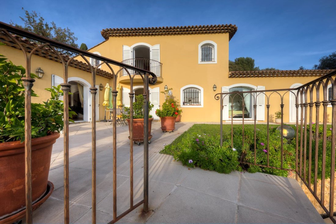 Villa in Collettes Bréguières-Les Vaux, Cagnes-sur-Mer, France 2 - 16609250