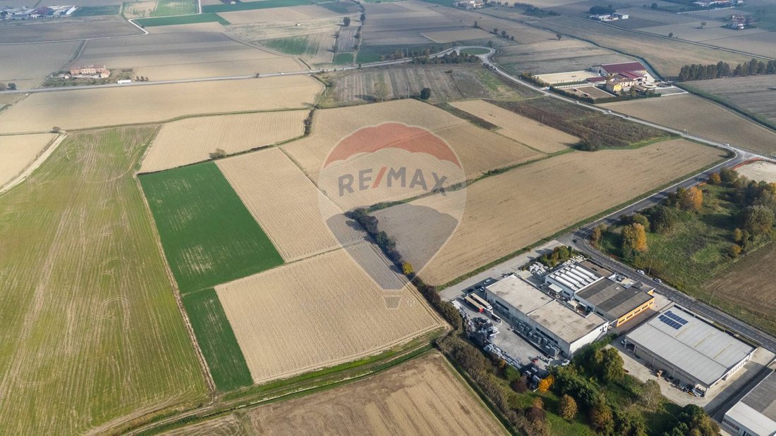 Land in Viadana, Lombardy, Italy 4 - 16610031