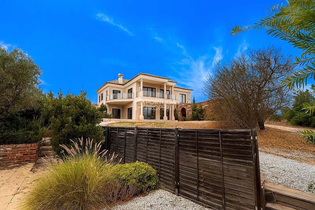 Villa in Quelfes, Algarve, Portugal 1 - 16609234