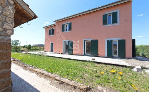 Castle for Sale in Viterbo, Lazio, Italy