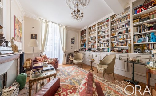 Castle for Sale in Saint-Jean-d'Angély, Nouvelle-Aquitaine, France