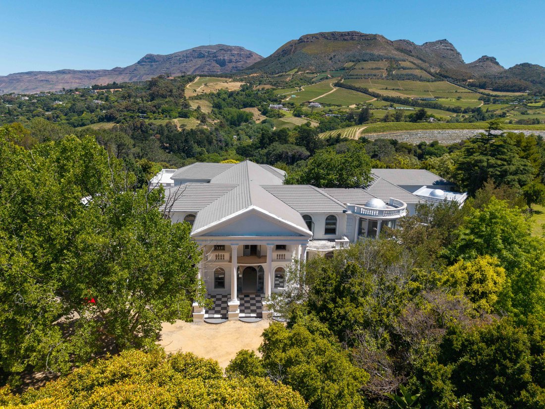 House in Witteboomen, Silverhurst, Cape Town 1 - 16610498