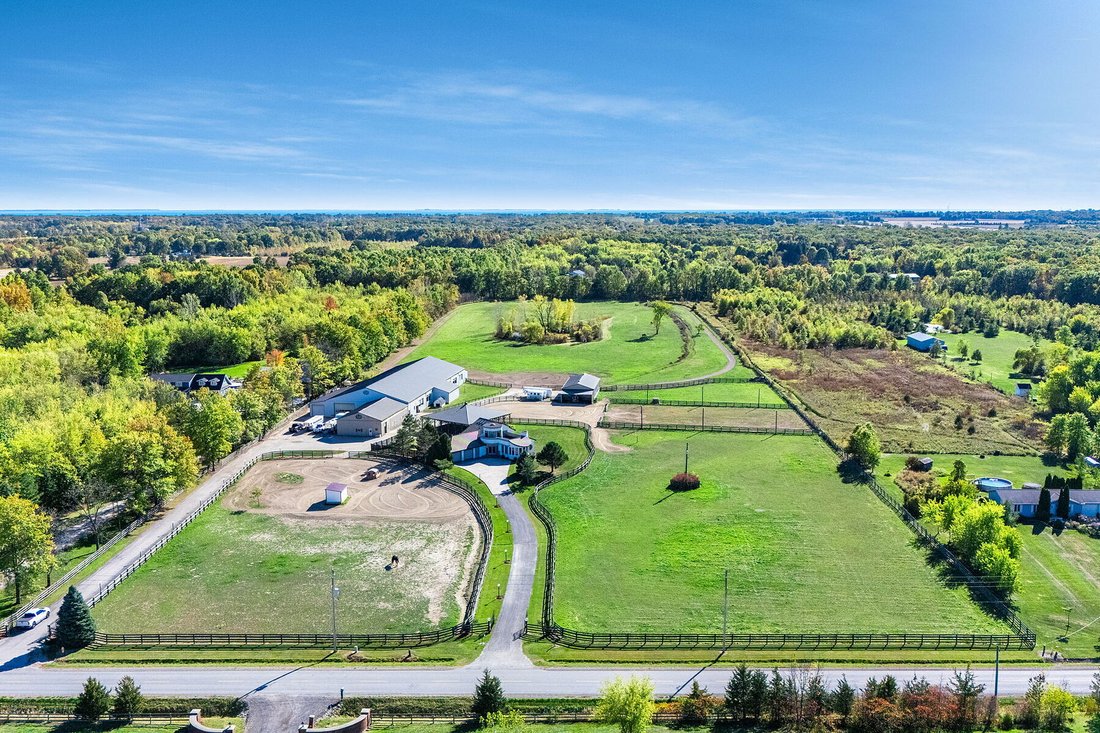 Farm Ranch in Essex, Ontario, Canada 1 - 16610608