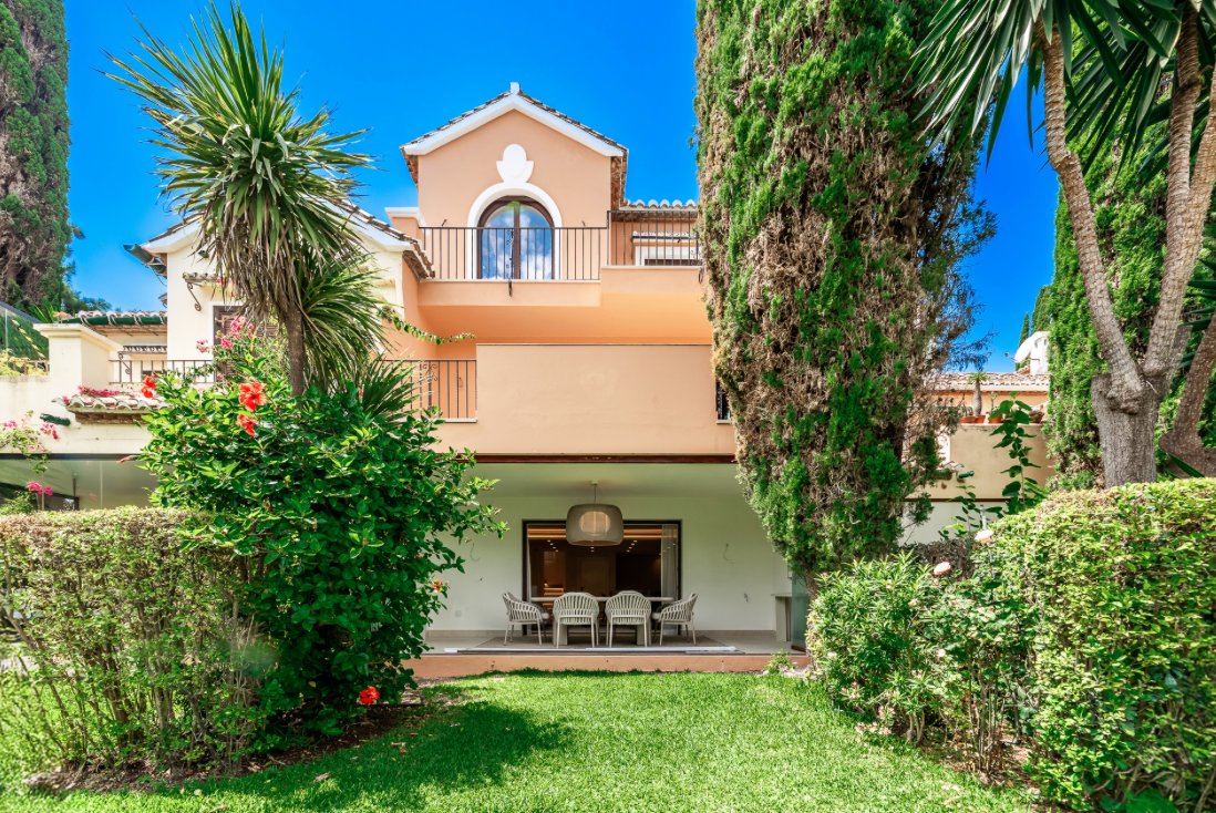 Townhouse in Cancelada, Estepona, Andalusia 1 - 16615385