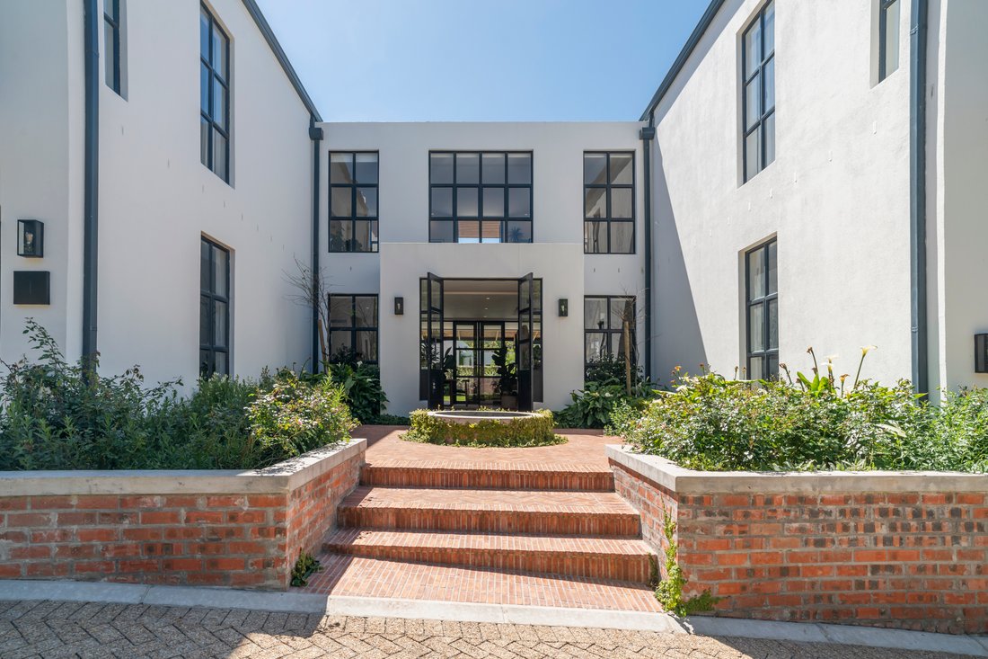 House in Scott Estate, Cape Town, South Africa 2 - 16610504