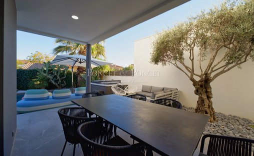 Castle for Sale in Villeneuve-lès-Maguelone, Occitanie, France