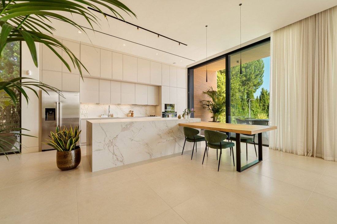 Villa in Marbella, Andalusia, Spain 5 - 16611112